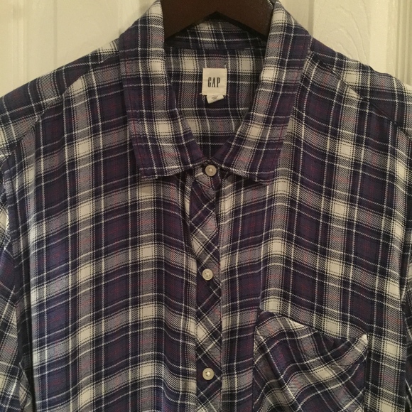 Gap Women's Drapey Blue Plaid shirt - like new! - Picture 3 of 4